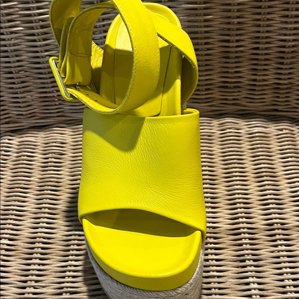 Paloma Barcelo Black Wedges